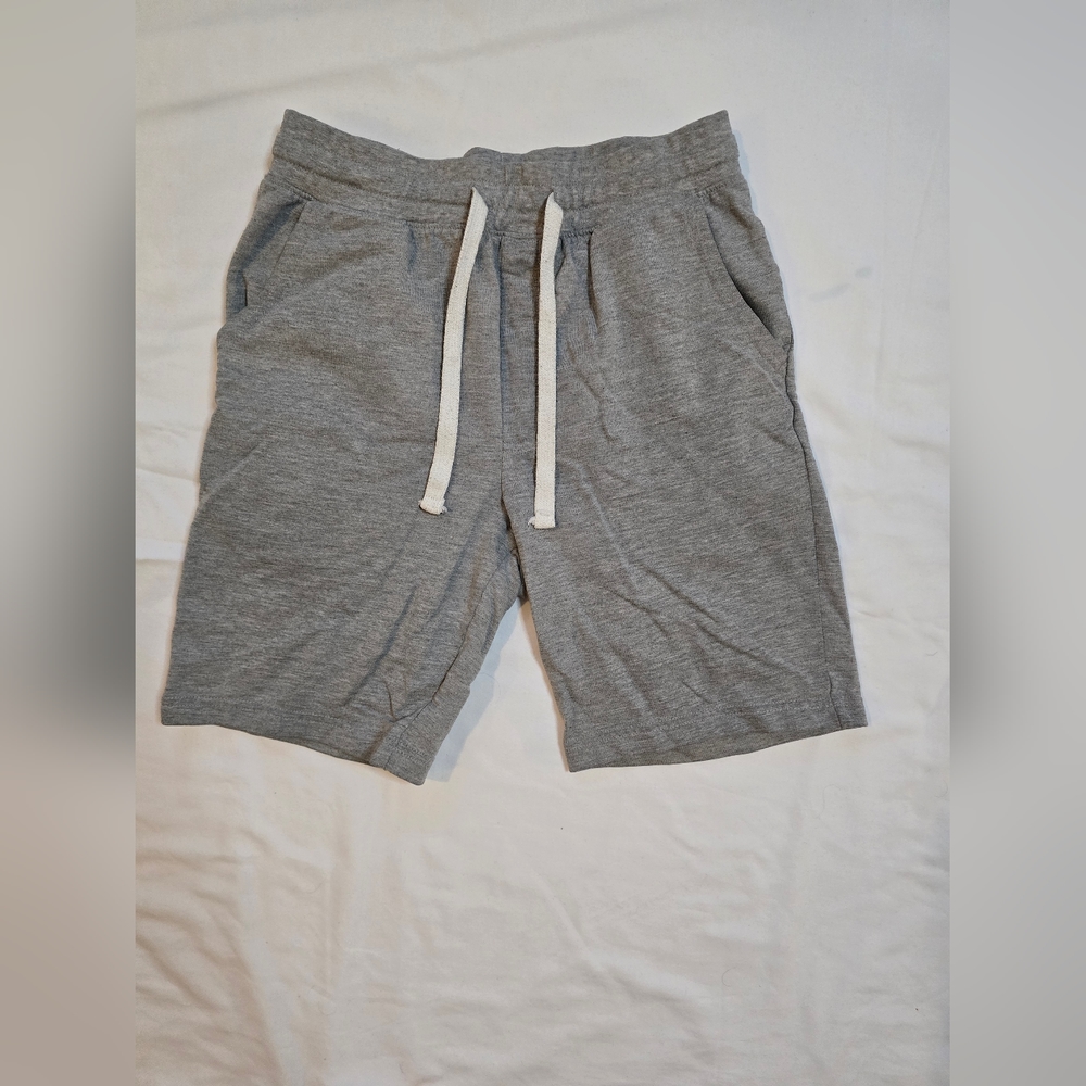 Club room size small